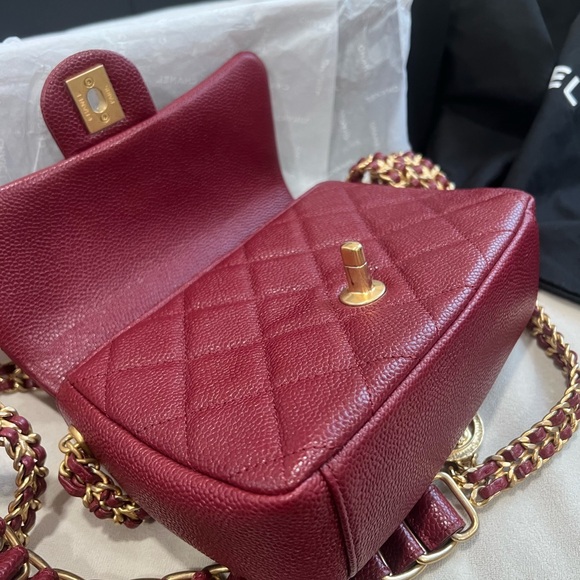 NEW🔥🔥Chanel Classic Caviar Mini Medallion Flap Bag - Picture 9 of 12